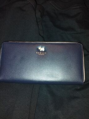 RADLEY LONDON Navy Zip-Around Leather Wallet with Gold Logo